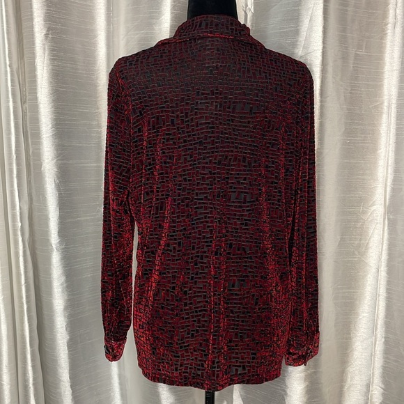 Draper’s & Damon’s Petite L Geometric Burnout Velour Blood Red Button Down Top - Picture 3 of 7